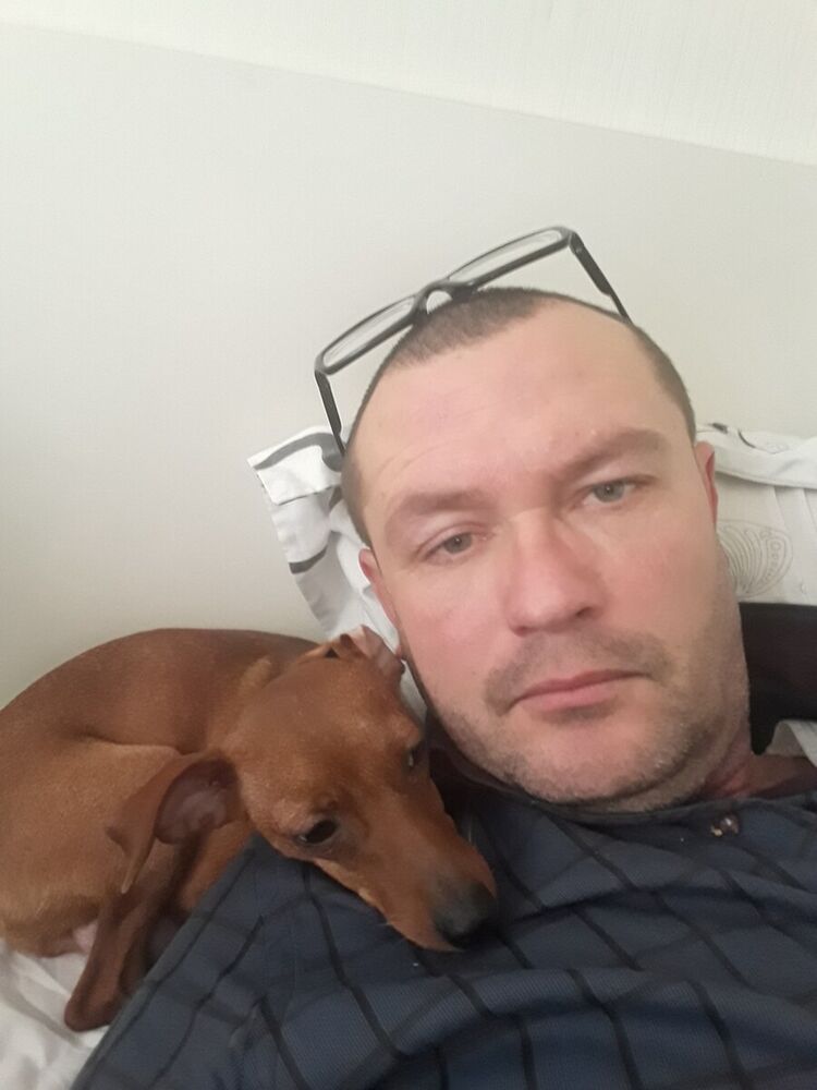 22039402  Ruslan, 48 ,    