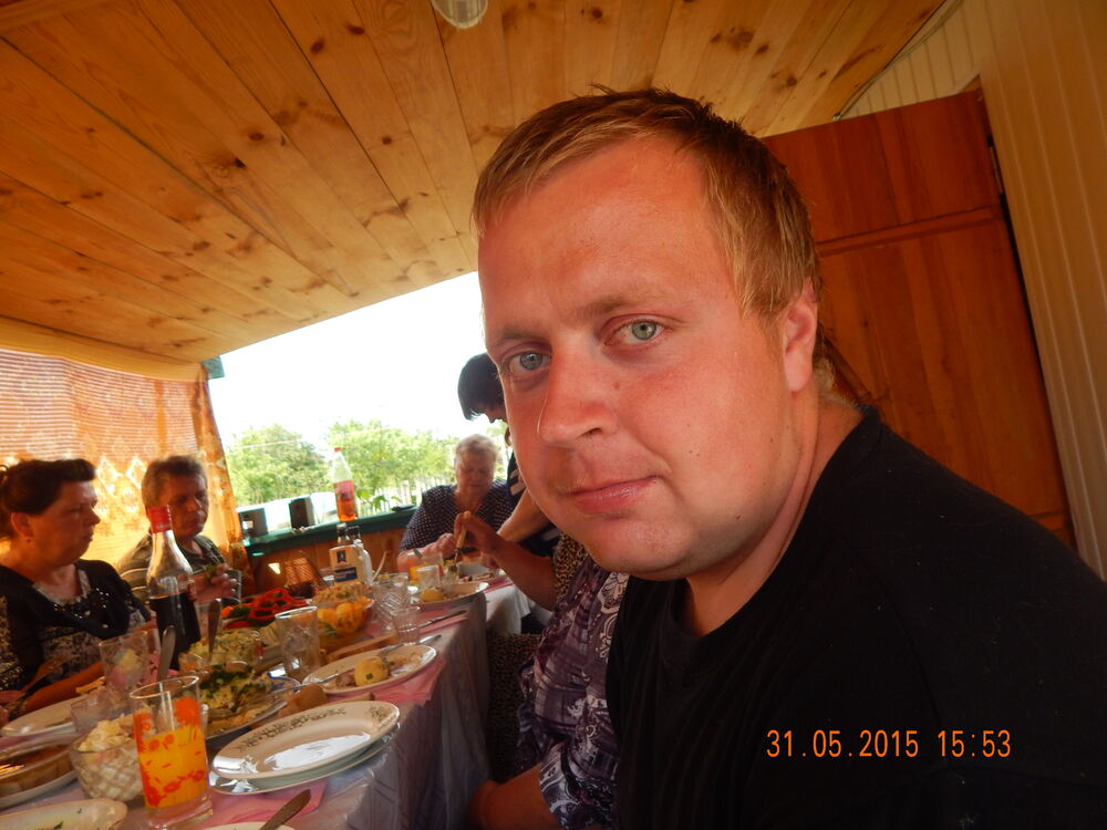  29171912  Denis, 33 ,    