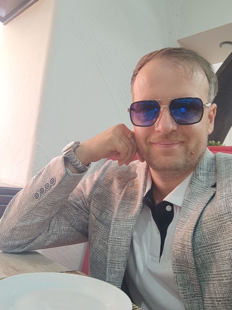  ,   Michael, 37 ,   ,   