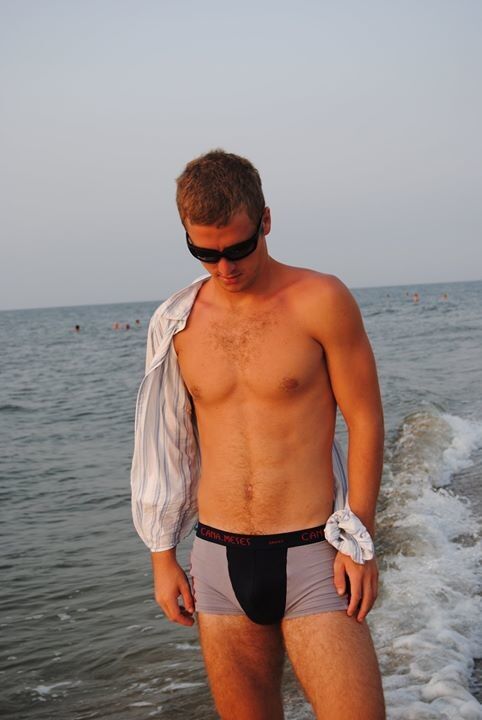  ,   Tony, 32 ,   ,   , c 