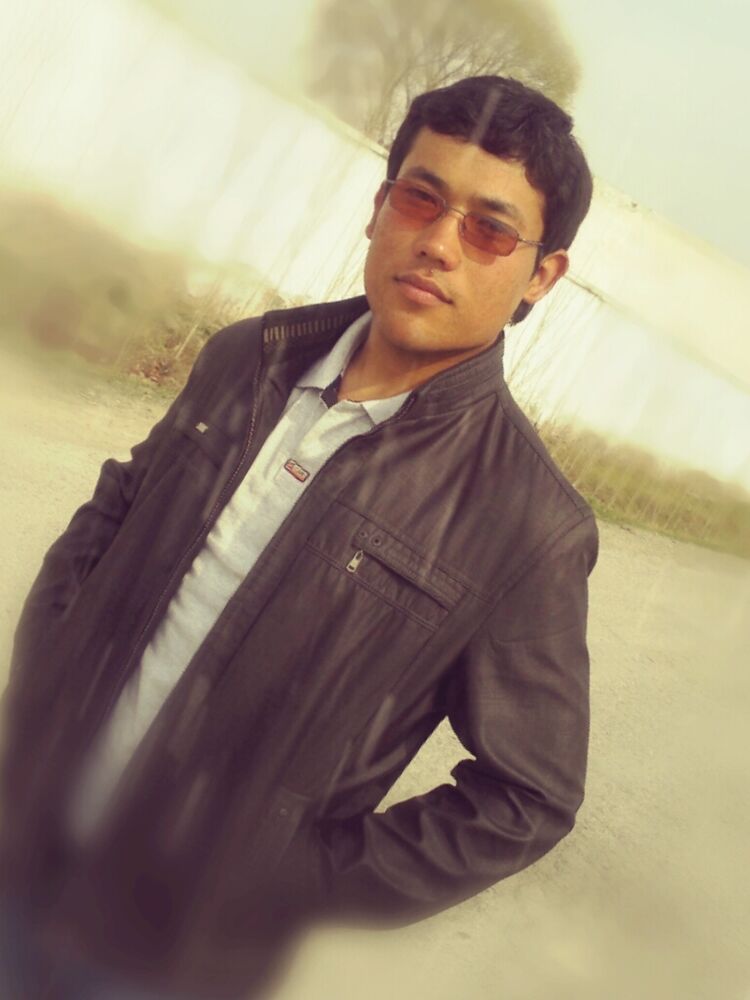  ,   Elbek, 32 ,   ,   