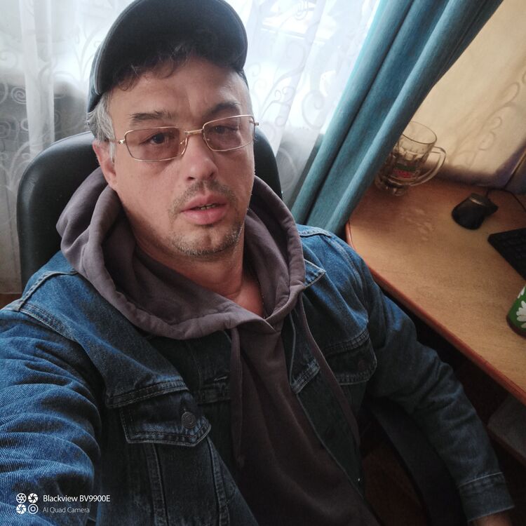  44258512  Maks, 50 ,    