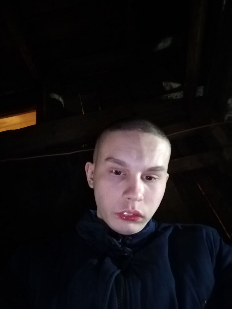  27455652  Alexander, 22 ,    