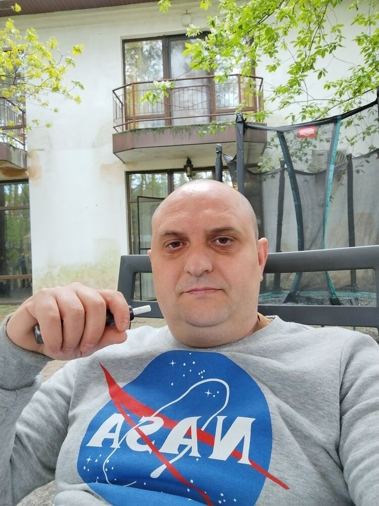  42859672  Yurii, 38 ,    