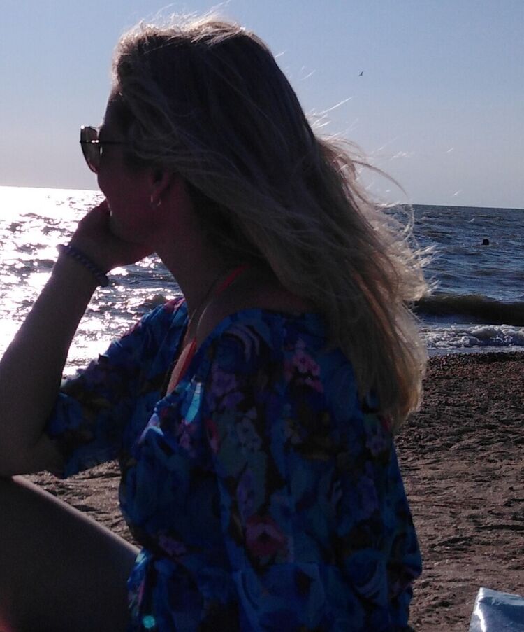  ,   S A R A, 37 ,   ,   , c 