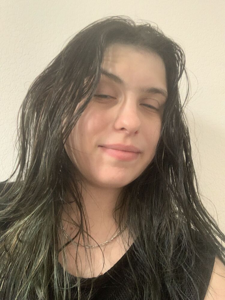  52597332  Dariay, 22 ,    