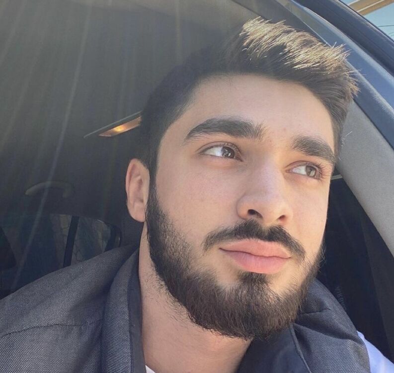  52699072  Farid, 24 ,    