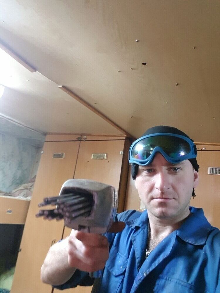  21810812  , 37 ,    