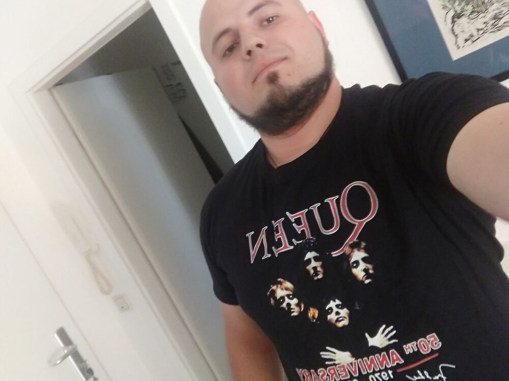  17214952  Sergiu, 31 ,    Frankfurt Am Main