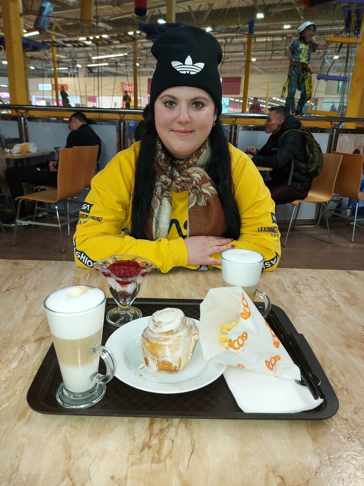  25911782  Alesya, 33 ,    