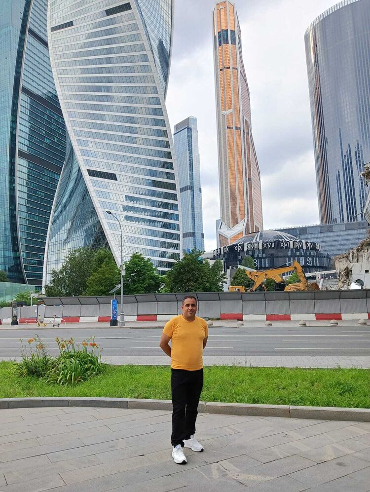  53202572  Mikail, 43 ,    