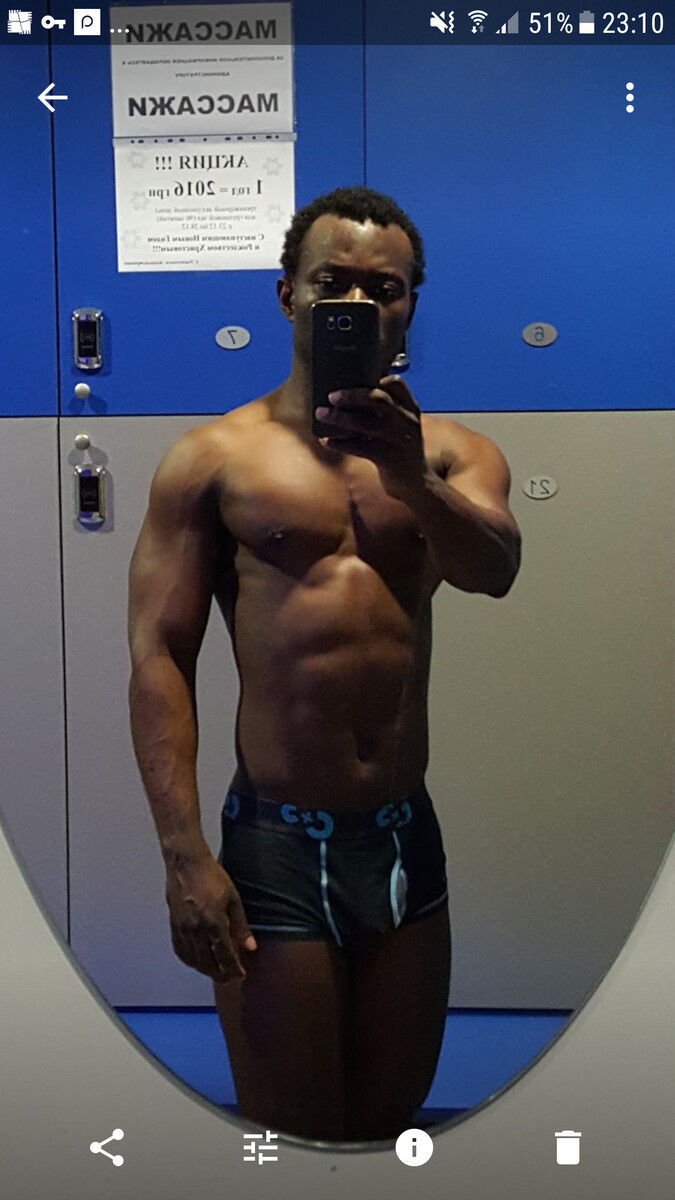  10662772  Curtis, 37 ,    