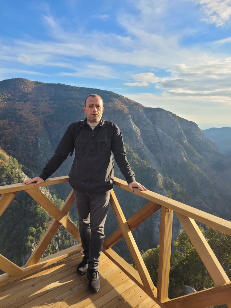  ,   Hakan, 49 ,   ,   