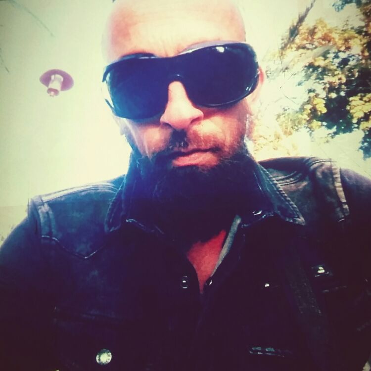 ,   Ruslan, 39 ,   c 