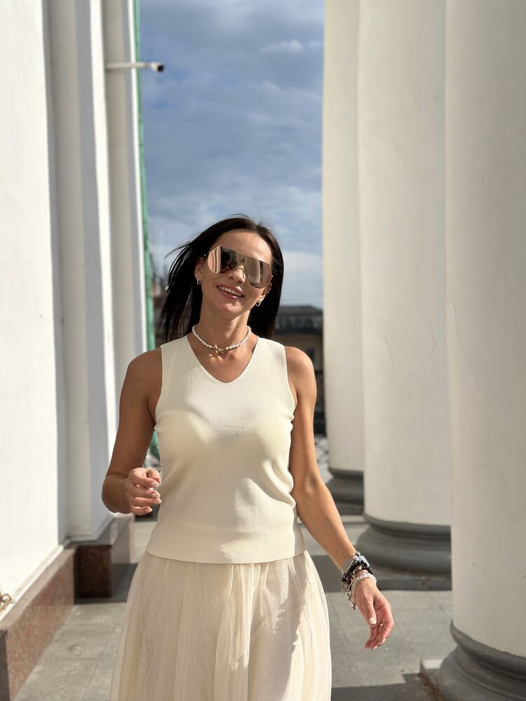  54324442  Elena, 41 ,    