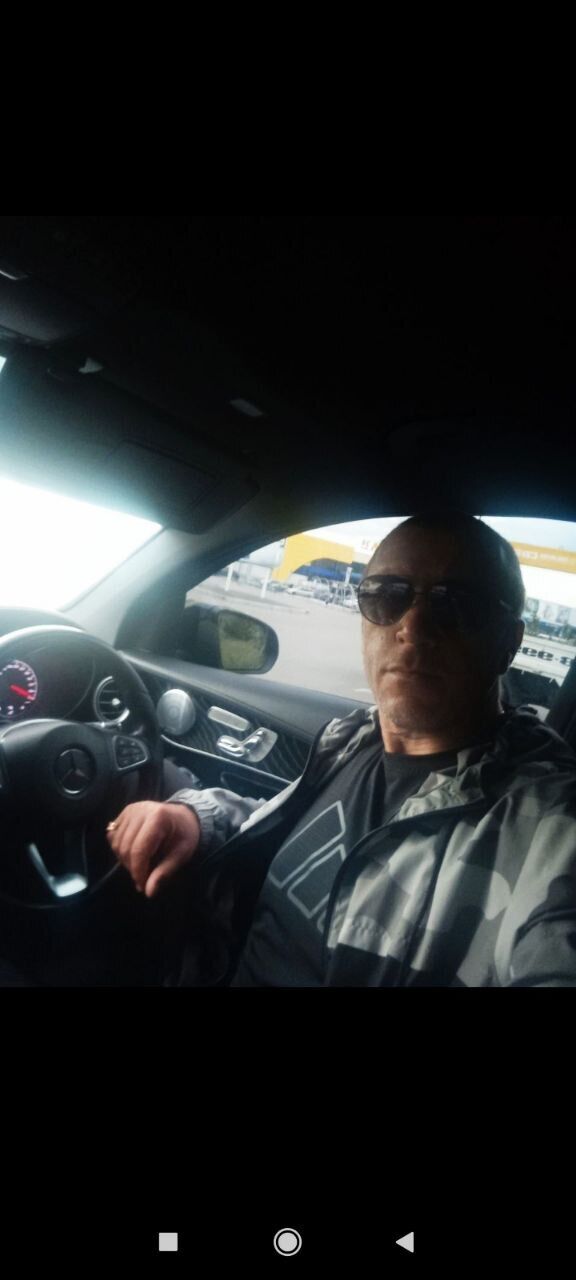  53675532  Vladislav, 35 ,    