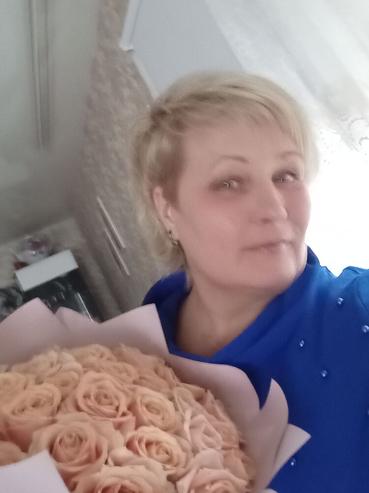  42080582  Elena, 54 ,    