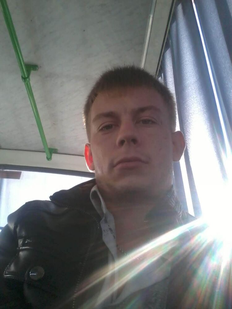  49360932  Eduard, 35 ,    