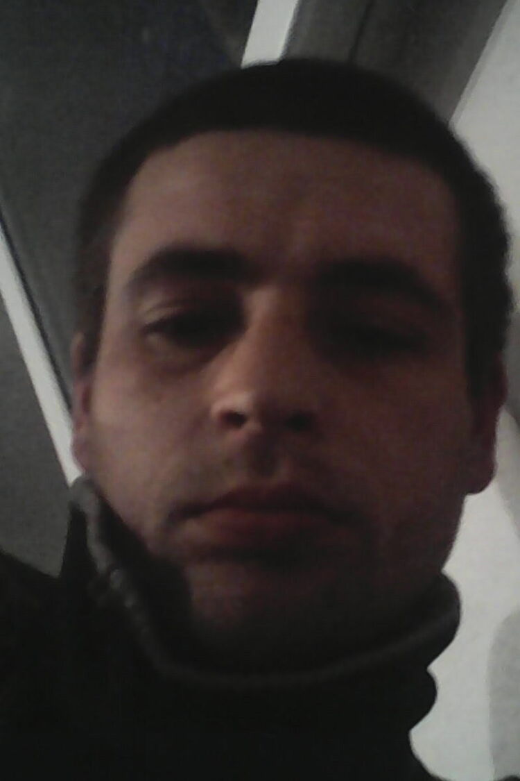  5843132  Vitalii, 34 ,    