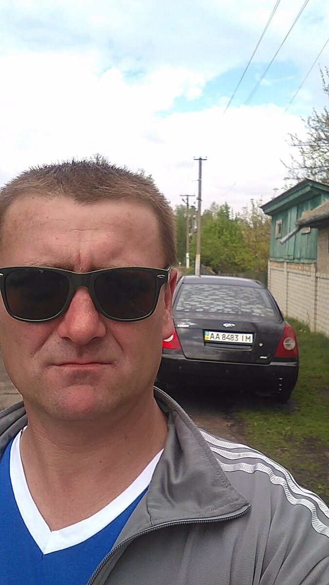  16164952  Andrew, 44 ,    