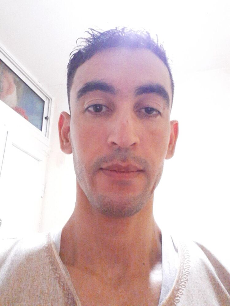  24776112  Abdo, 37 ,    