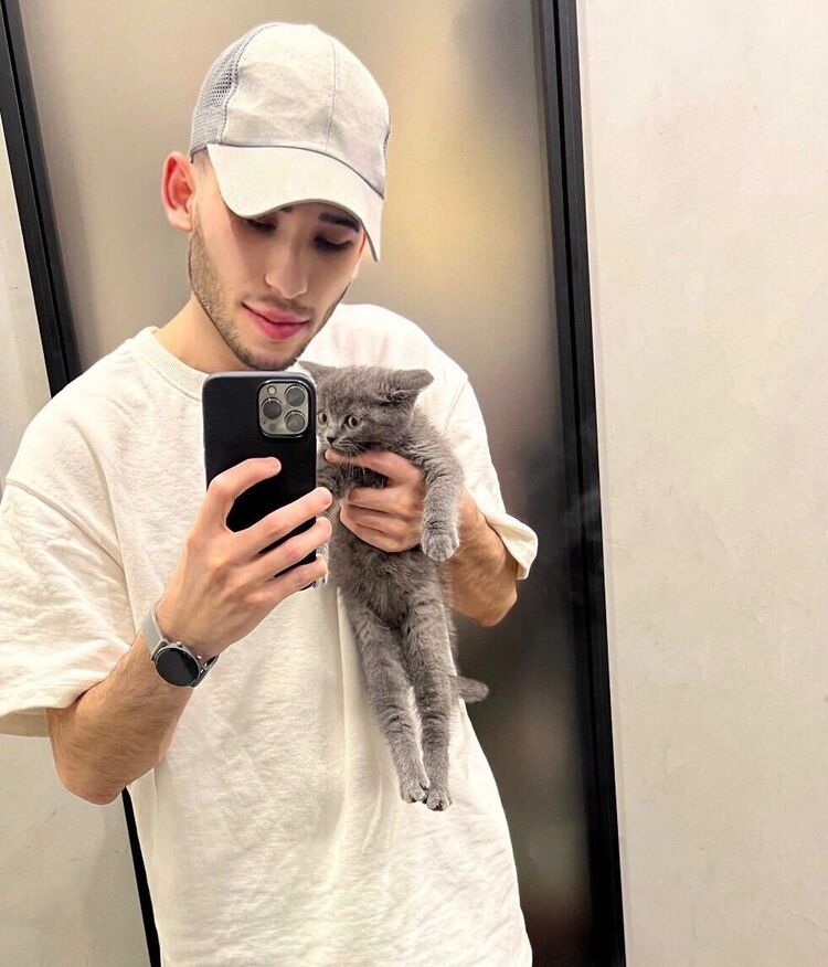  26202052  Zayn, 30 ,    