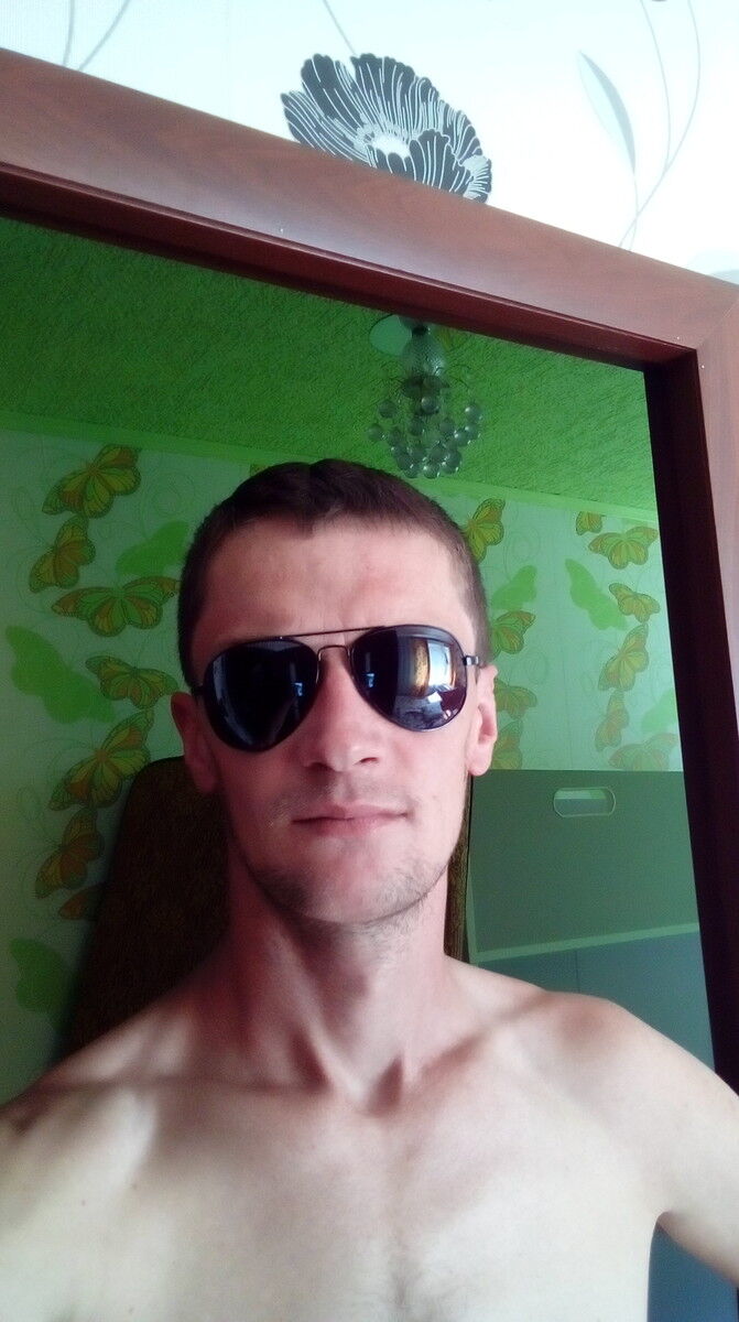  ,   Nikolaj, 38 ,   