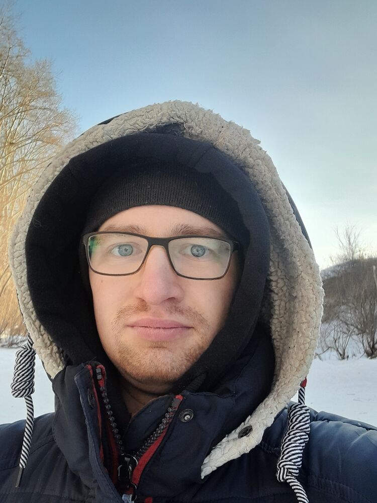  32103422  Vladislav, 30 ,    