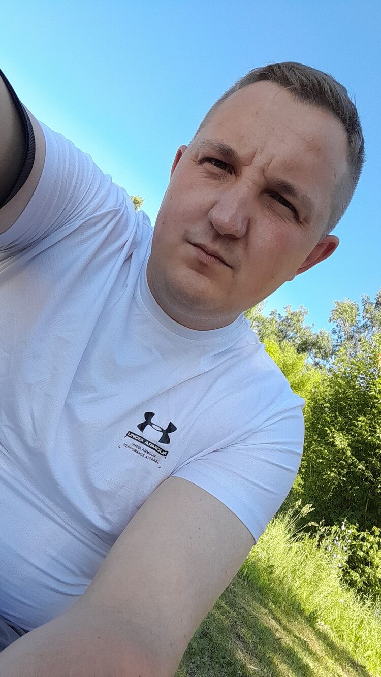  44521972  Grigory, 30 ,    