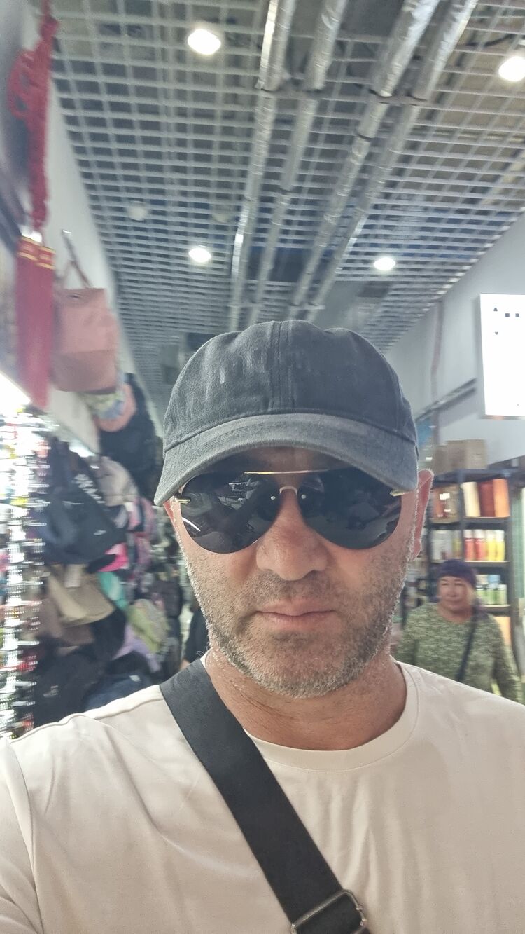  ,   Roin, 42 ,   ,   