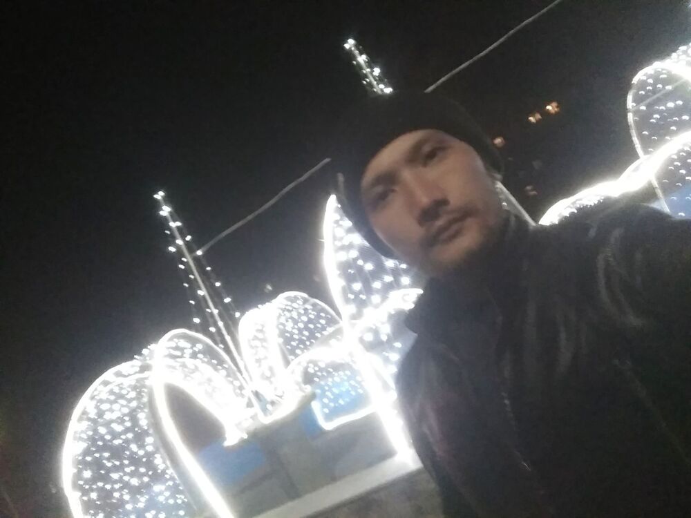  16766412  Abdulqosim, 33 ,    