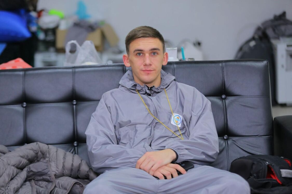  28507782  Perekryostov, 27 ,    