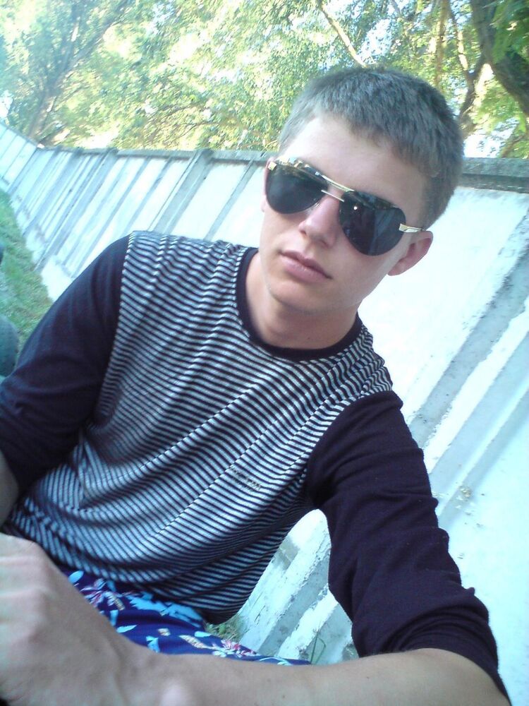 ,   Kiril, 42 ,   