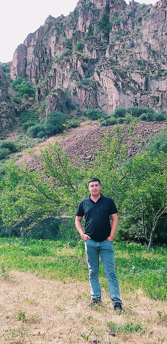  21589672  Azamat, 35 ,    