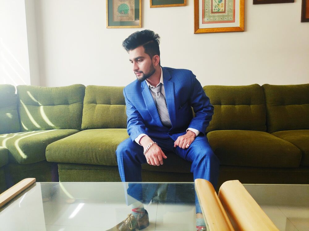  19363992  Koushik, 30 ,    