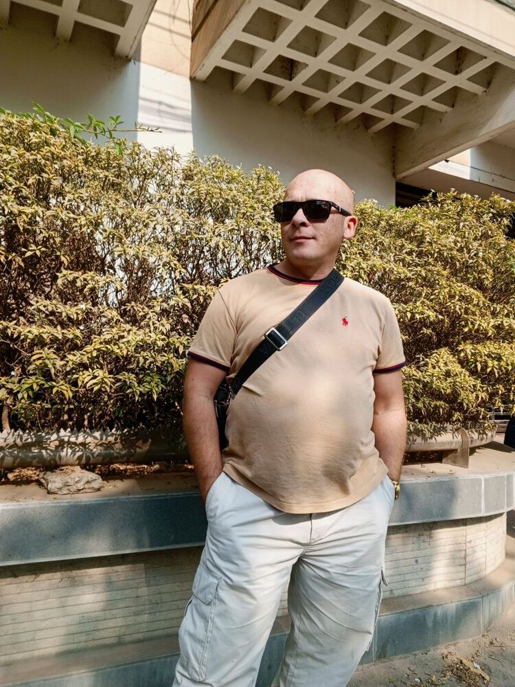  ,   Vladimir, 42 ,   ,   