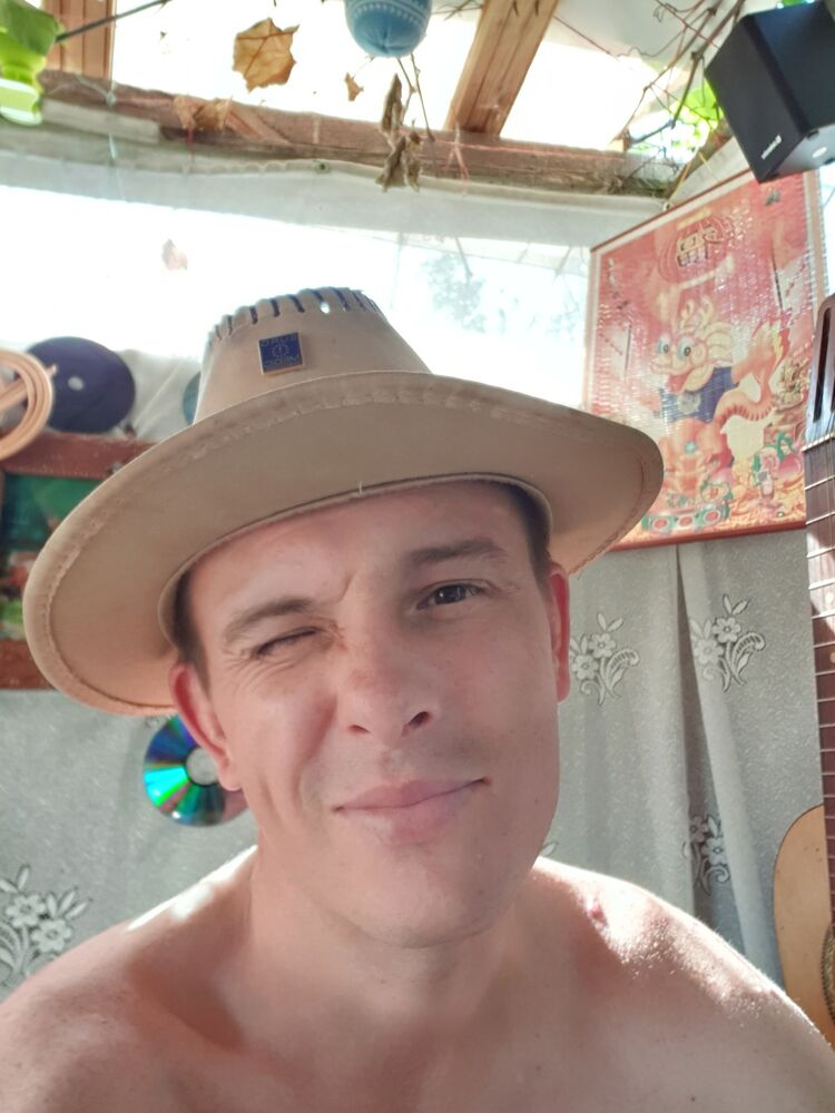  44263072  , 39 ,    