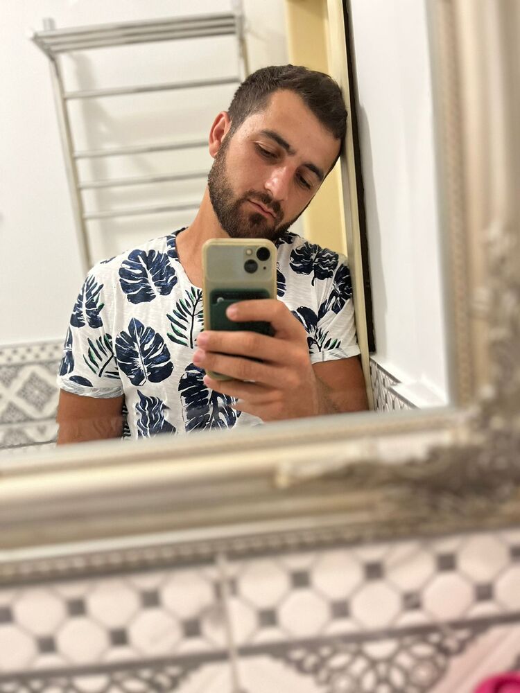  53125992  Artem, 29 ,    