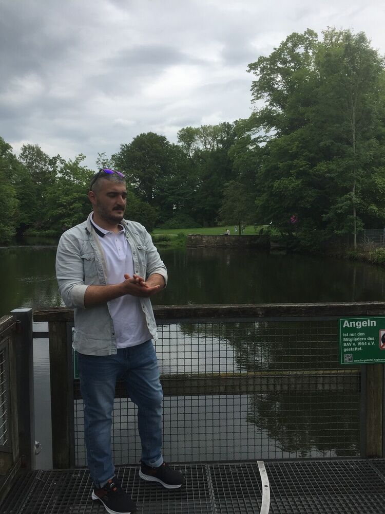  20257692  Davit, 32 ,    