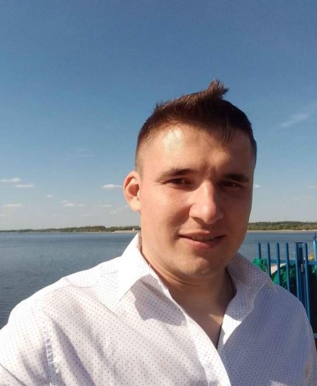  30582222  VIACHESLAV, 30 ,    