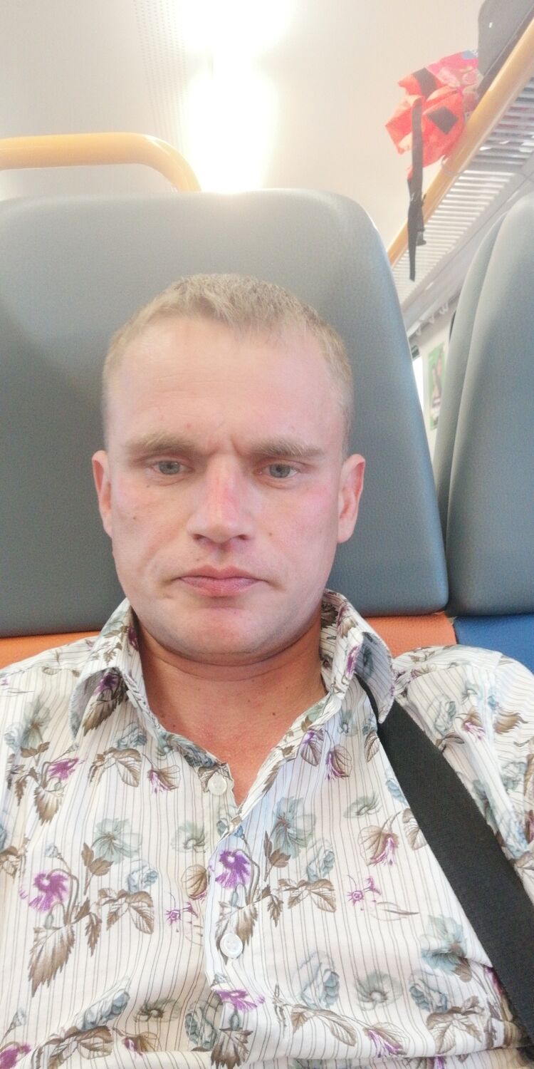  ,   Bezimeni, 42 ,   