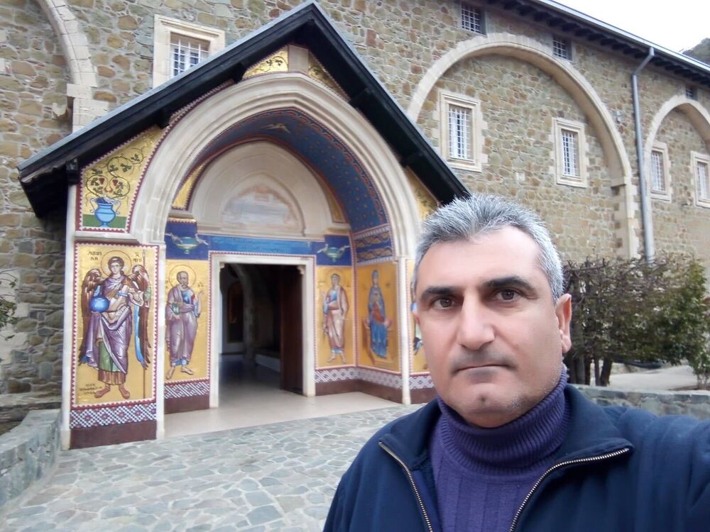  43938022  Mano, 52 ,    Nicosia