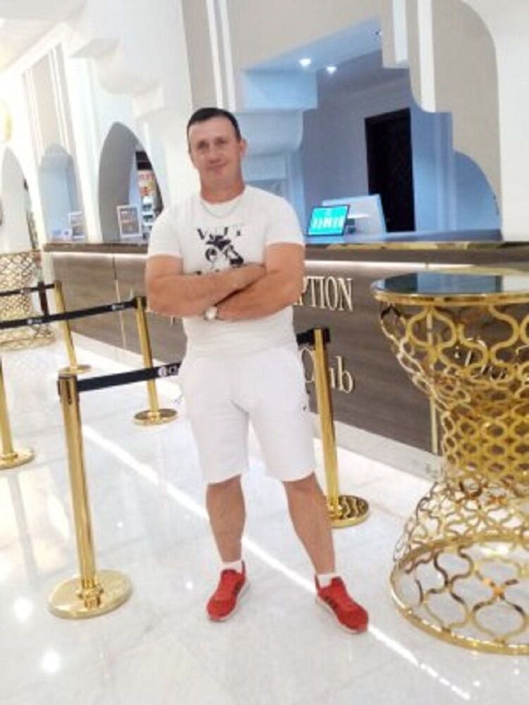  46130732  Pavel, 47 ,    