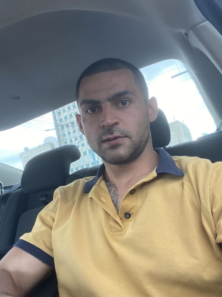  52569922  Andrei, 34 ,    