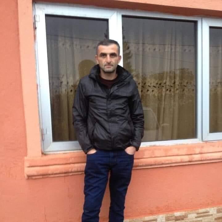  49370602  Onise, 46 ,    
