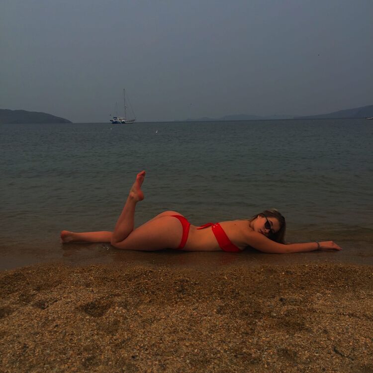  54640712  MaDaM, 23 ,    