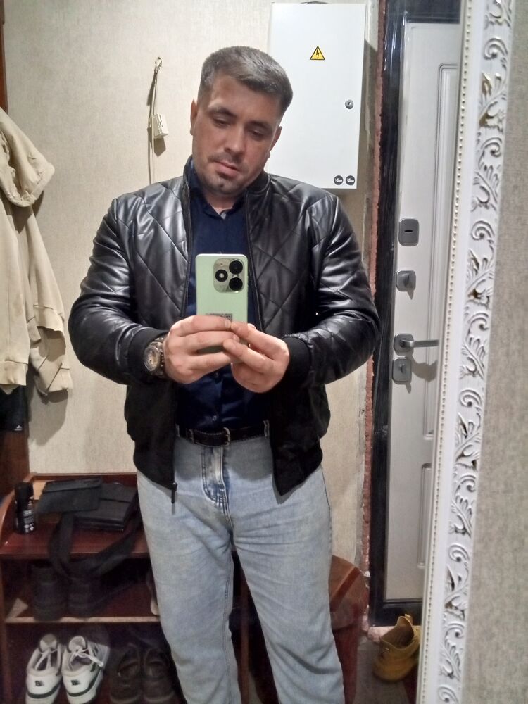 ,   Dimarik, 35 ,   ,   