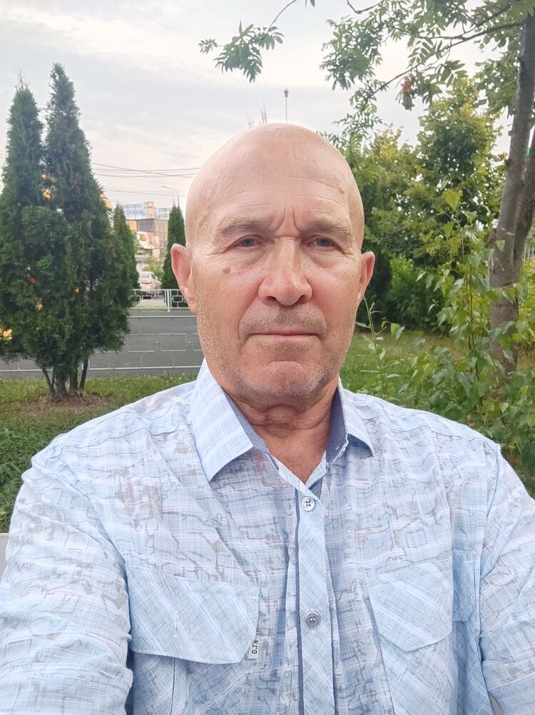  44897022  Nikolya, 75 ,    