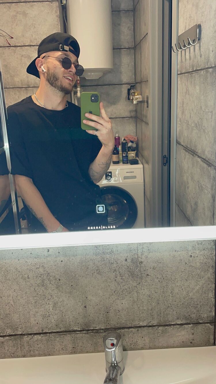  35695112  , 28 ,    
