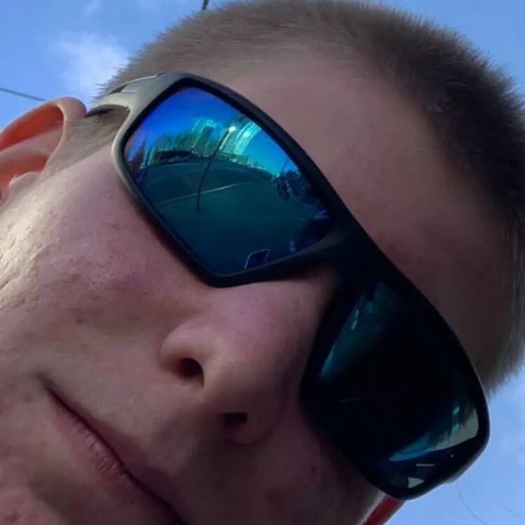  43107352  Ralph, 26 ,    